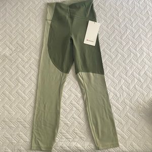 Lululemon “Nulu” Colour Block HR Crop 23” Leggings